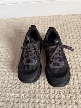 Boy’s Black Athletic On Cloud Running Shoes with Dark Gray Laces
